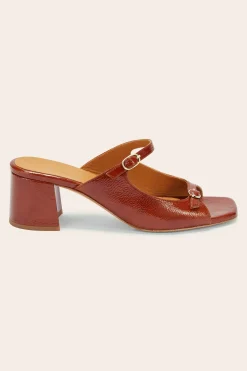 Balzac Paris Mules Joane vernis froissé Cognac Flash Sale