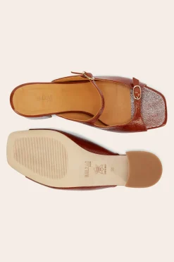 Balzac Paris Mules Joane vernis froissé Cognac Flash Sale