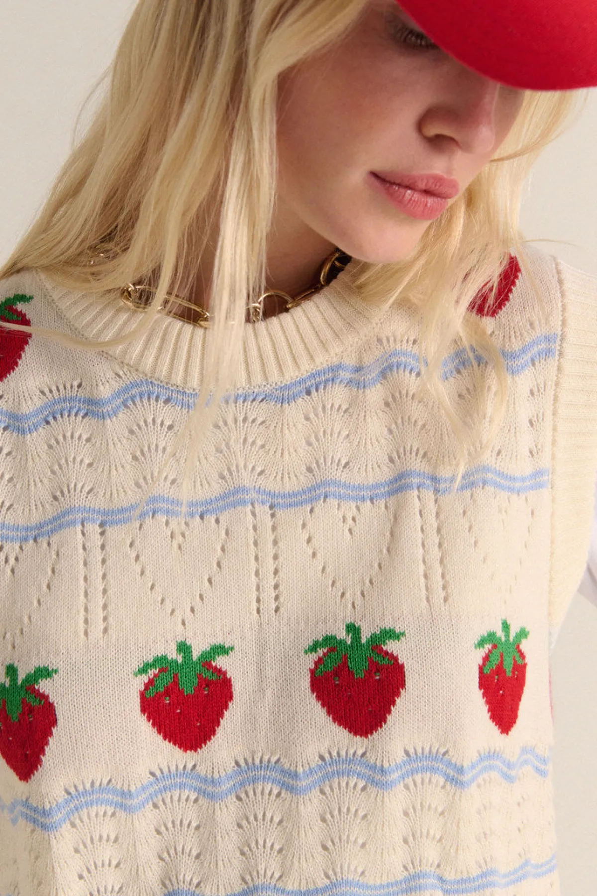 Balzac Paris Pull Priska écru et fraises rouges Écru et fraises rouges Clearance